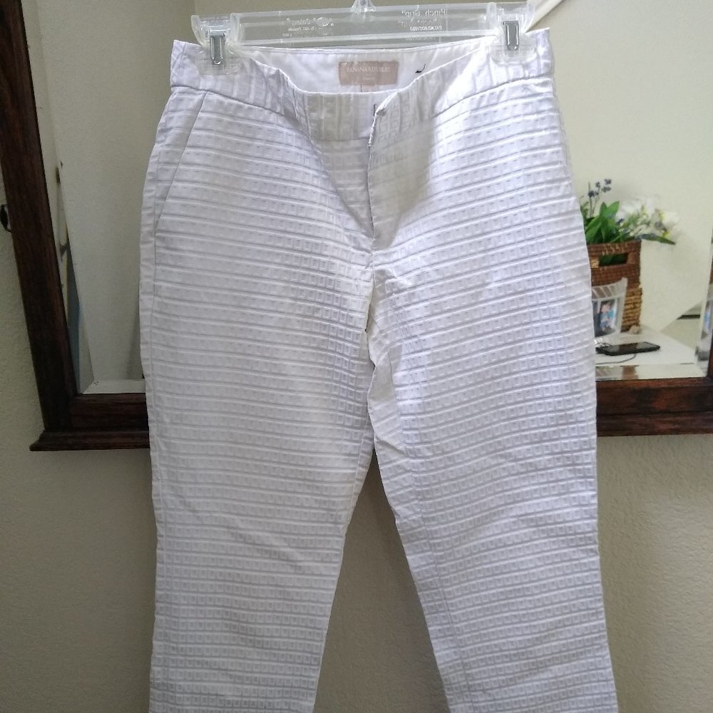 White cropped pants